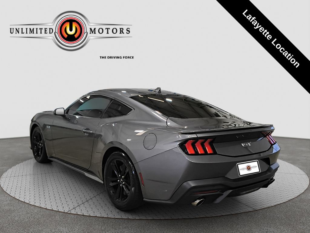 Photo 4 of this Ford Mustang