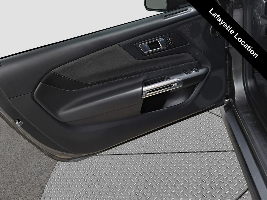 Photo 11 of this Ford Mustang