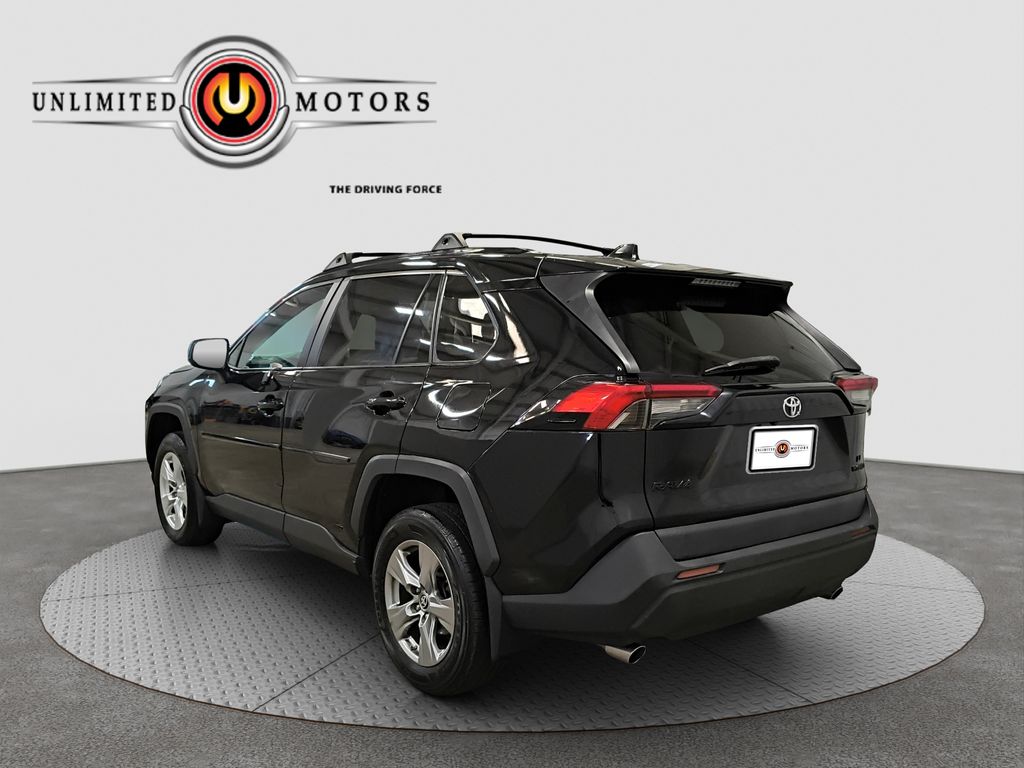 Photo 4 of this Toyota RAV4