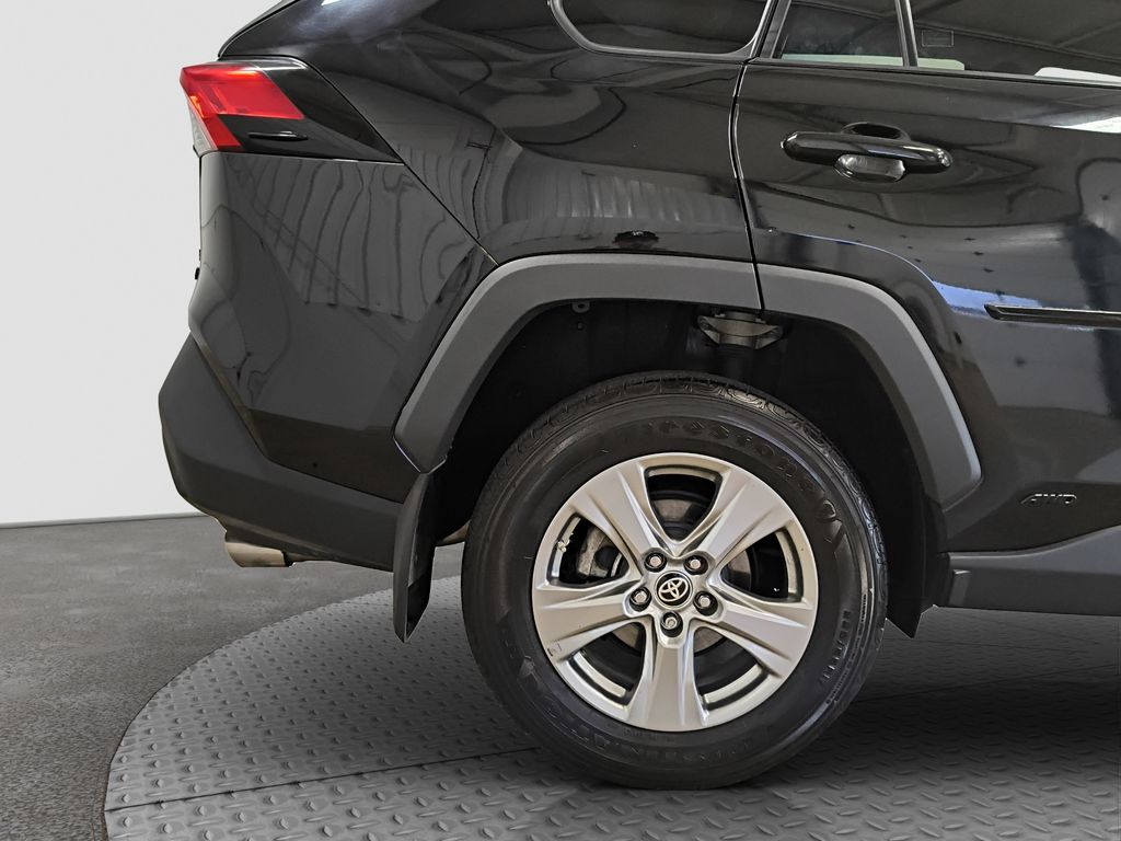 Photo 23 of this Toyota RAV4