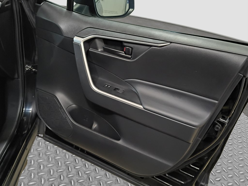 Photo 27 of this Toyota RAV4