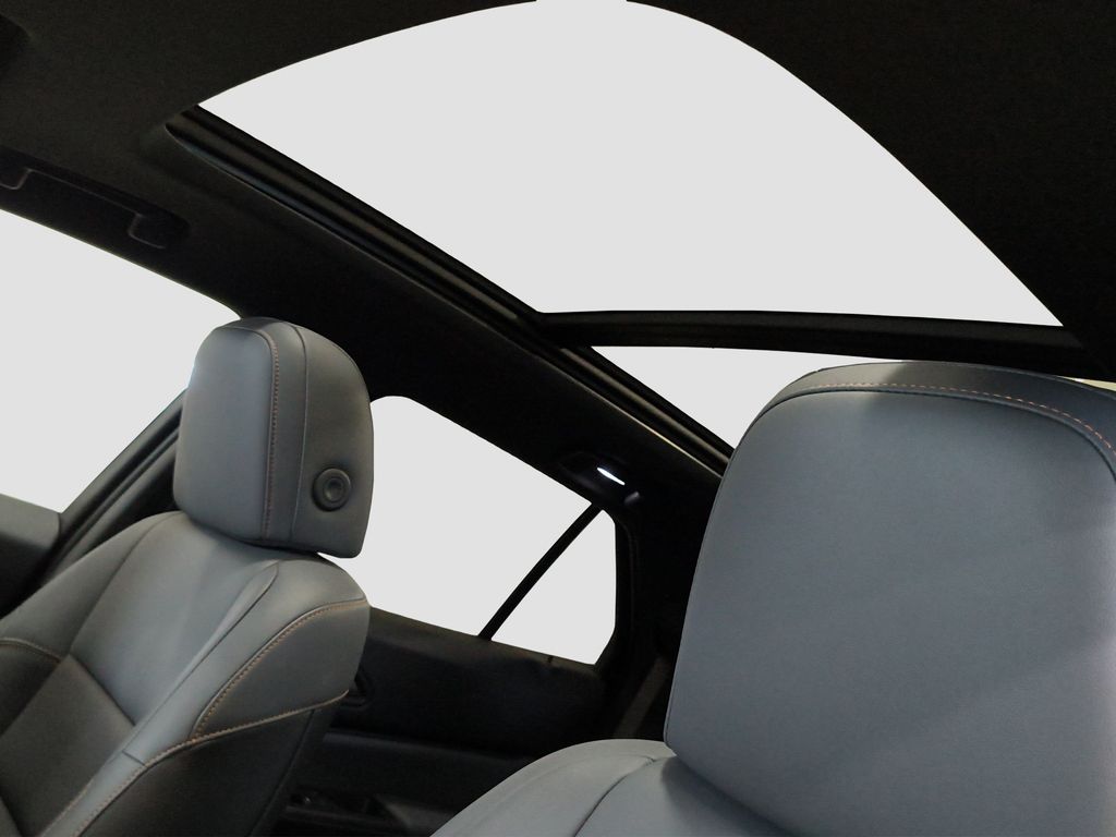 Photo 17 of this Honda Prologue