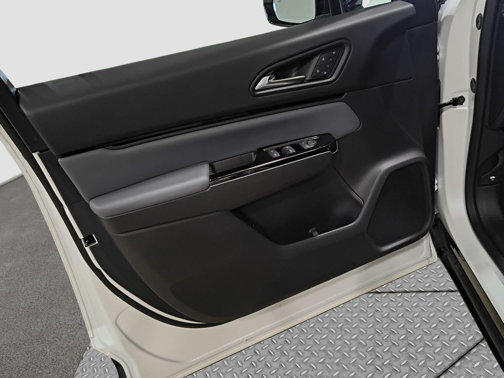 Photo 27 of this Honda Prologue