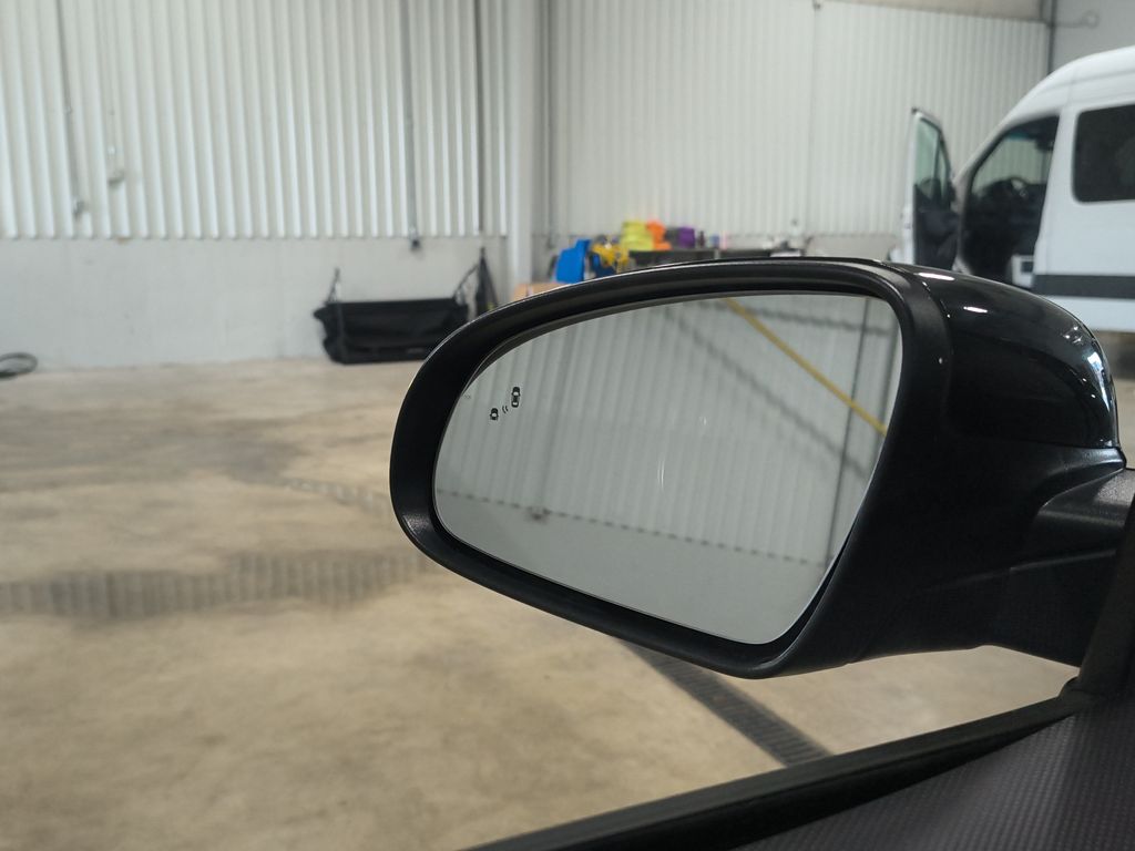 Photo 14 of this Hyundai Kona