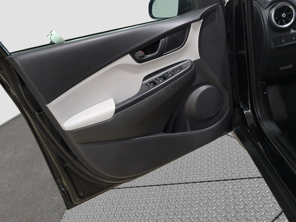 Photo 26 of this Hyundai Kona