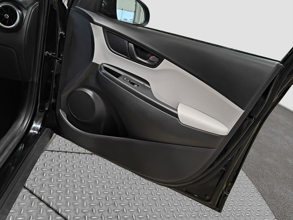 Photo 27 of this Hyundai Kona