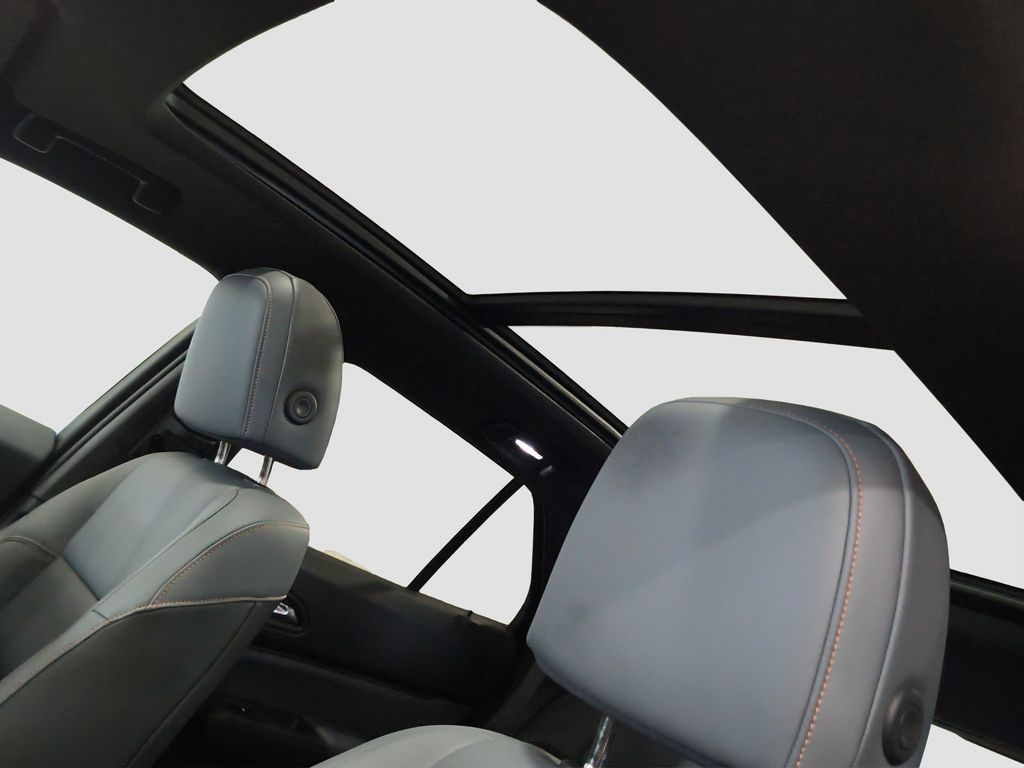 Photo 11 of this Honda Prologue