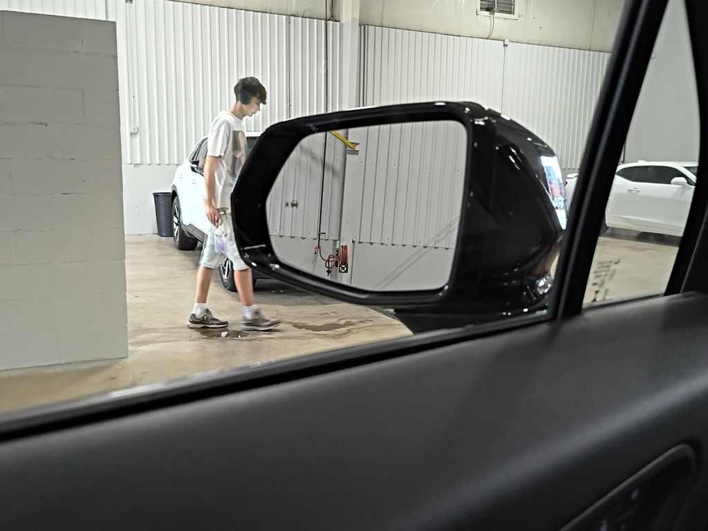 Photo 13 of this Honda Prologue