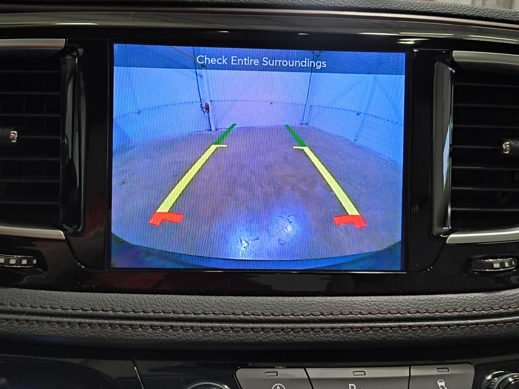 Photo 6 of this Chrysler Pacifica