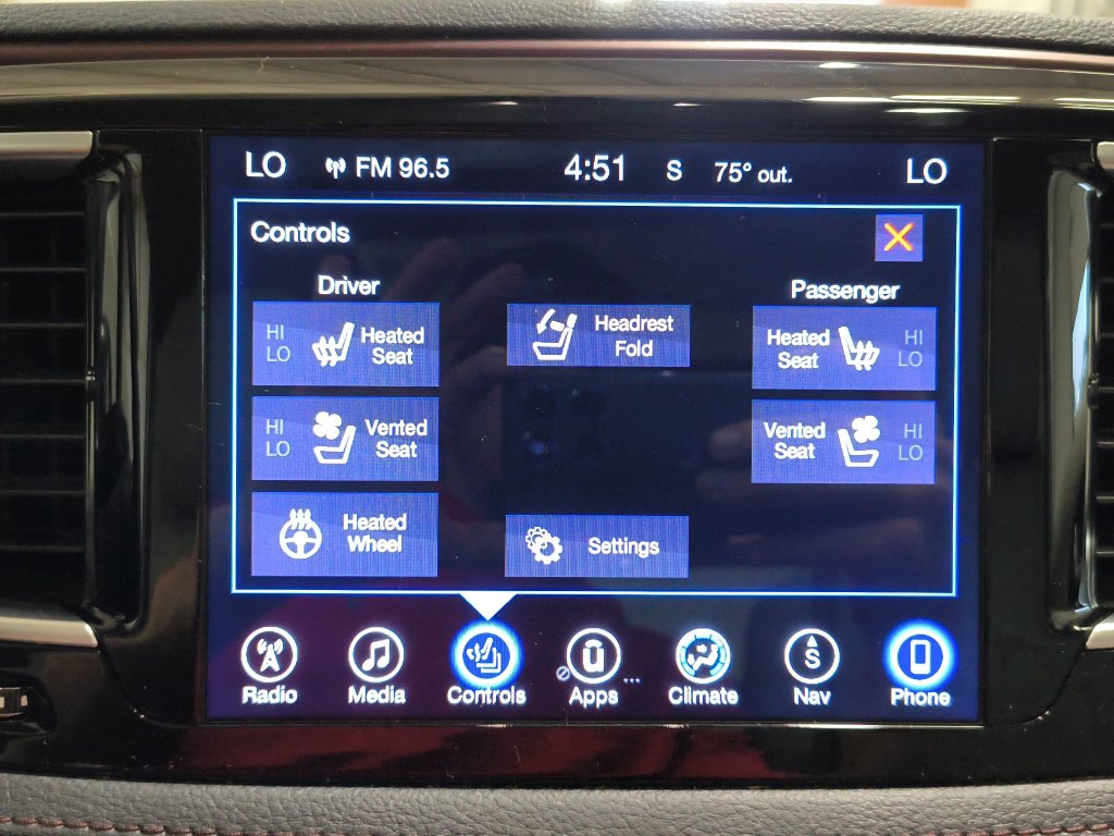 Photo 7 of this Chrysler Pacifica