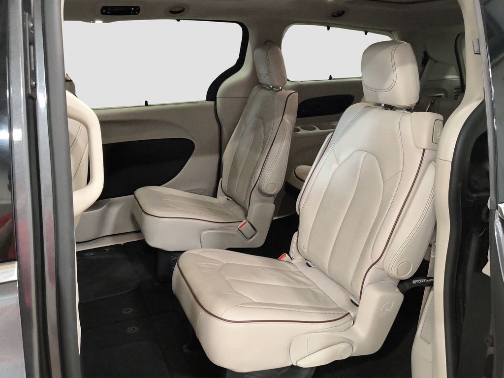 Photo 9 of this Chrysler Pacifica