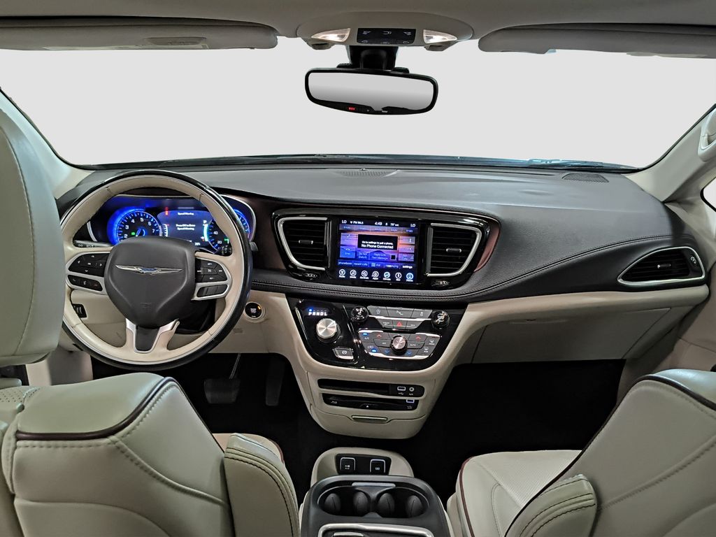 Photo 16 of this Chrysler Pacifica