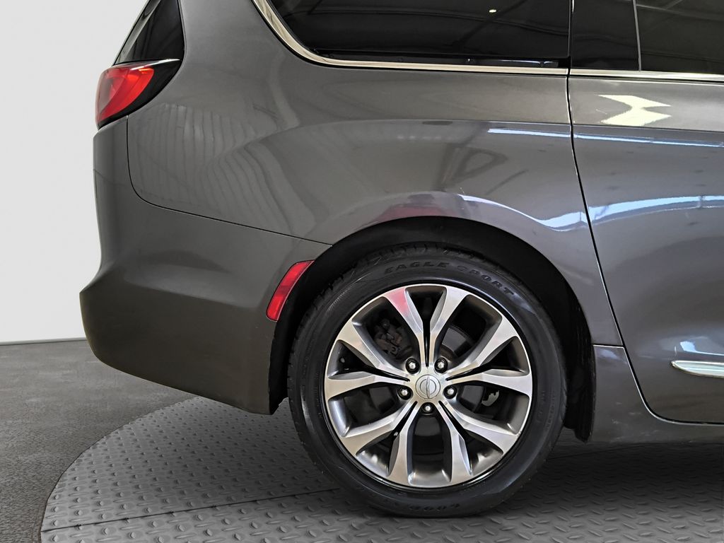 Photo 28 of this Chrysler Pacifica