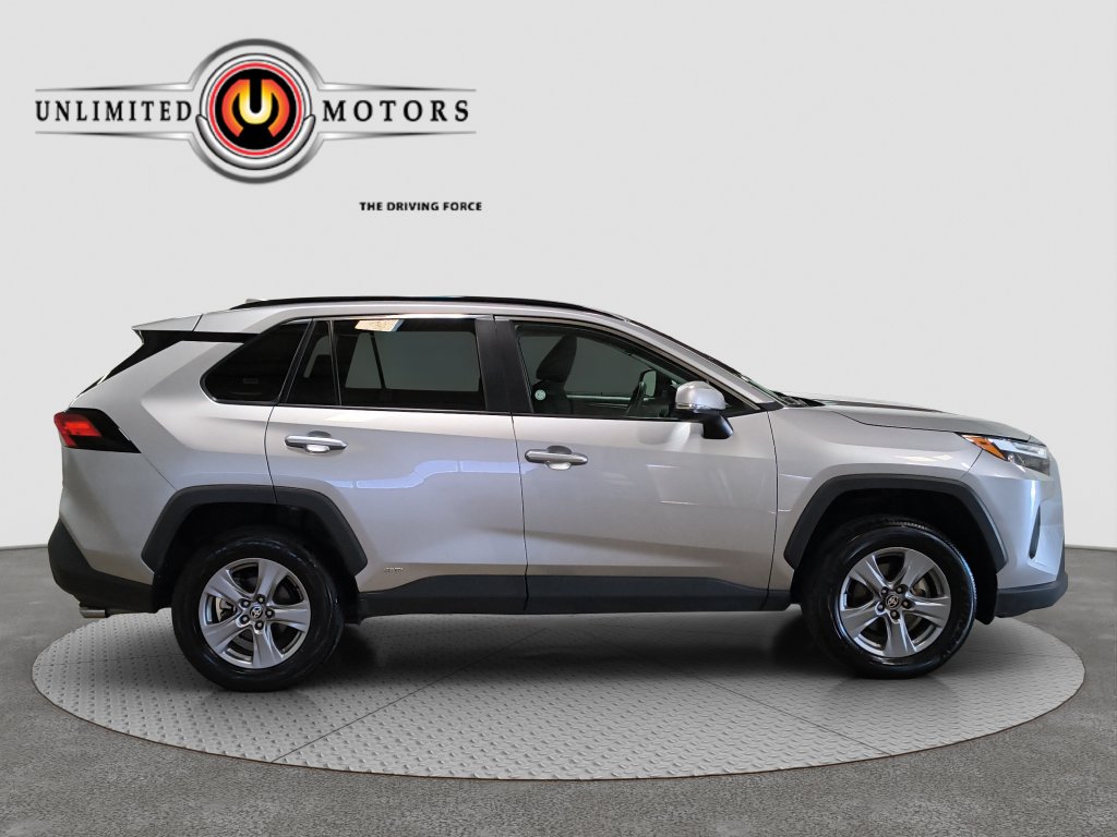 Photo 2 of this Toyota RAV4