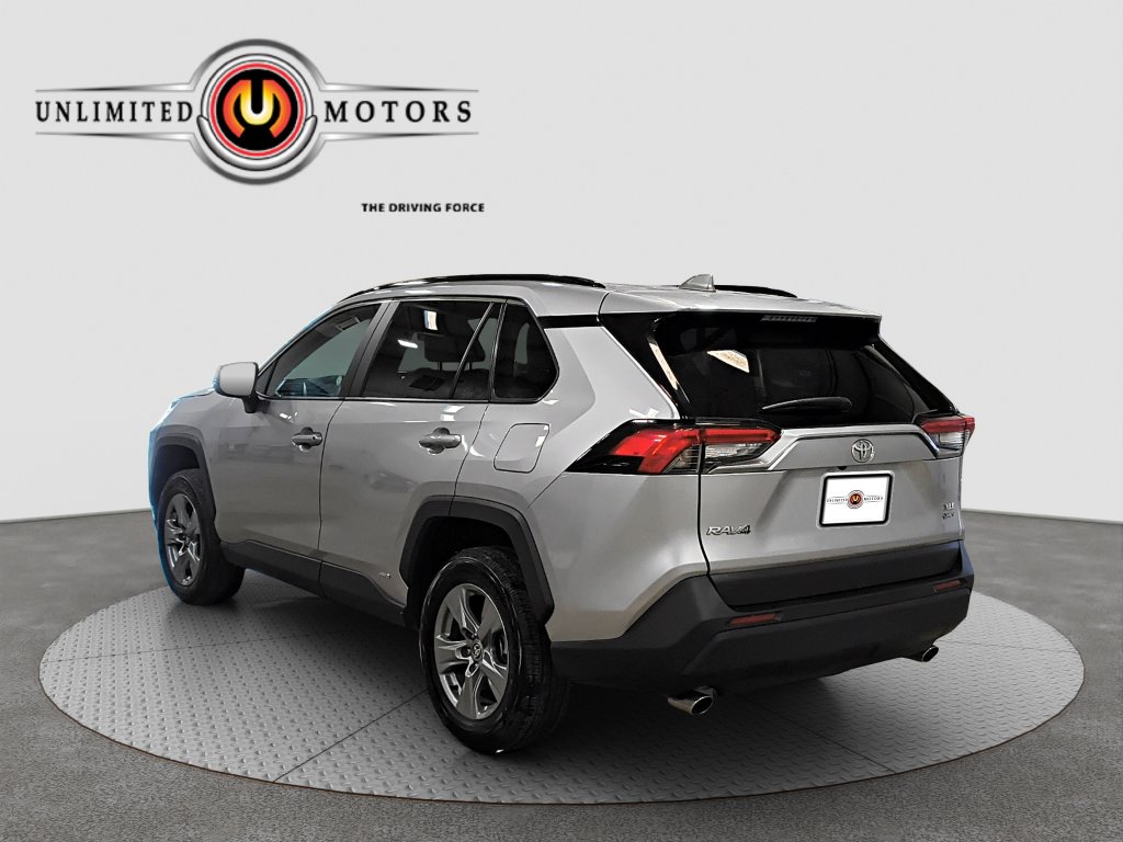 Photo 3 of this Toyota RAV4