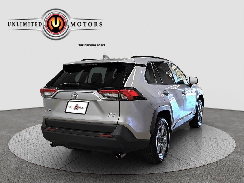 Photo 4 of this Toyota RAV4