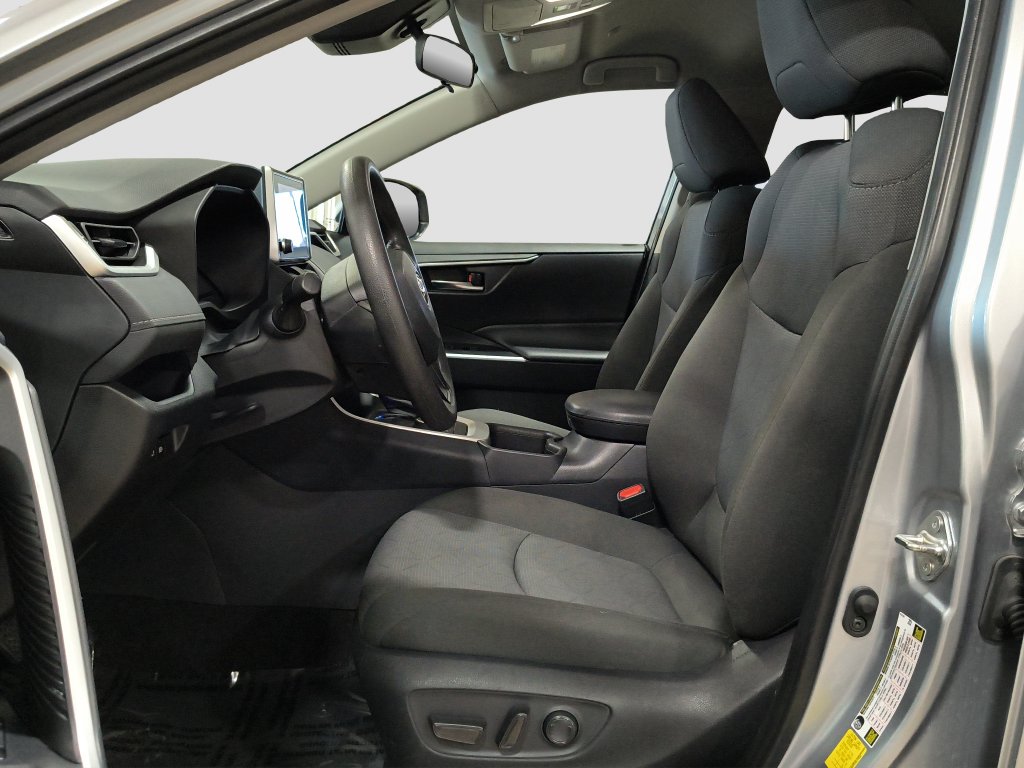 Photo 7 of this Toyota RAV4