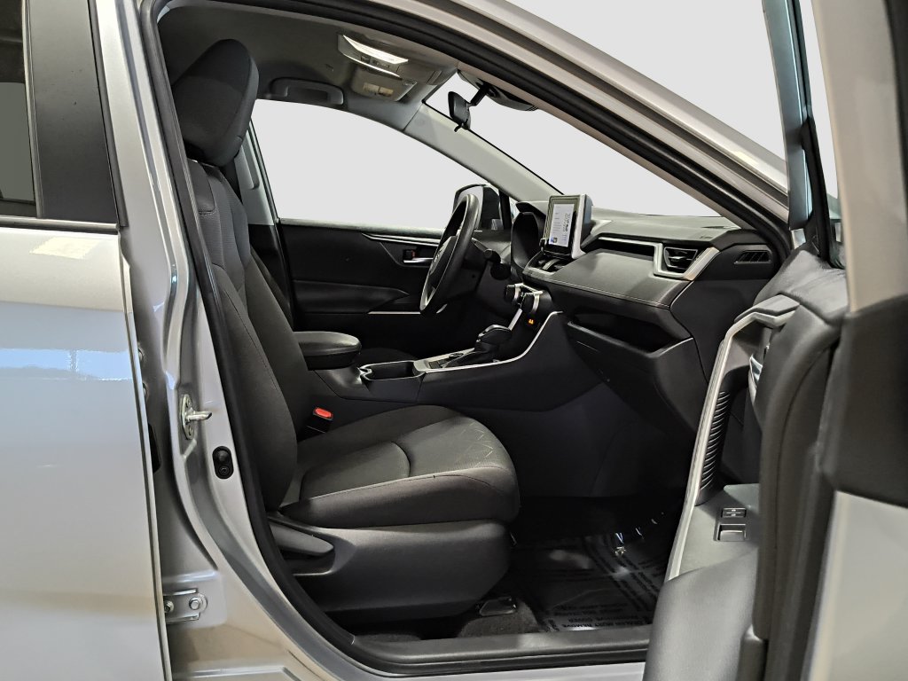 Photo 14 of this Toyota RAV4