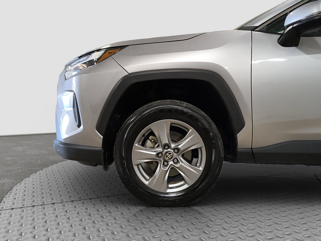 Photo 18 of this Toyota RAV4