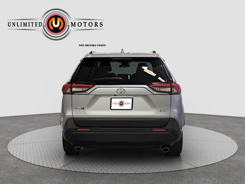 Photo 20 of this Toyota RAV4