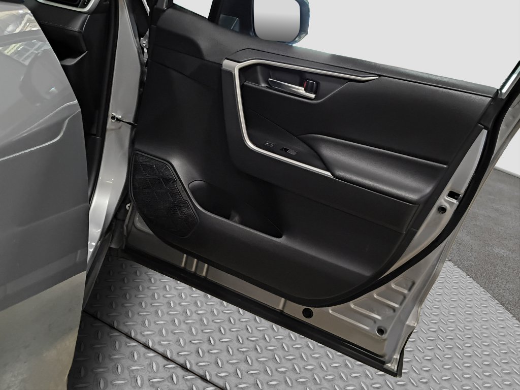 Photo 24 of this Toyota RAV4