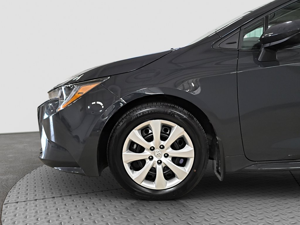Photo 15 of this Toyota Corolla