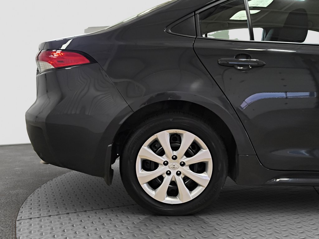 Photo 19 of this Toyota Corolla