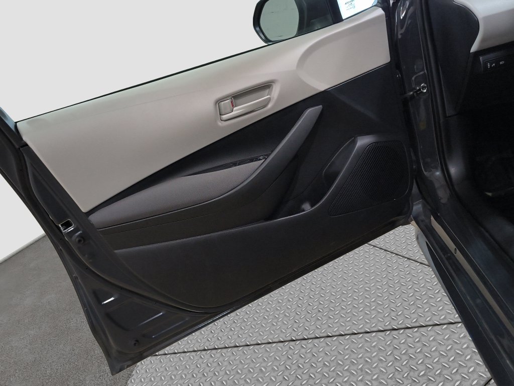 Photo 21 of this Toyota Corolla