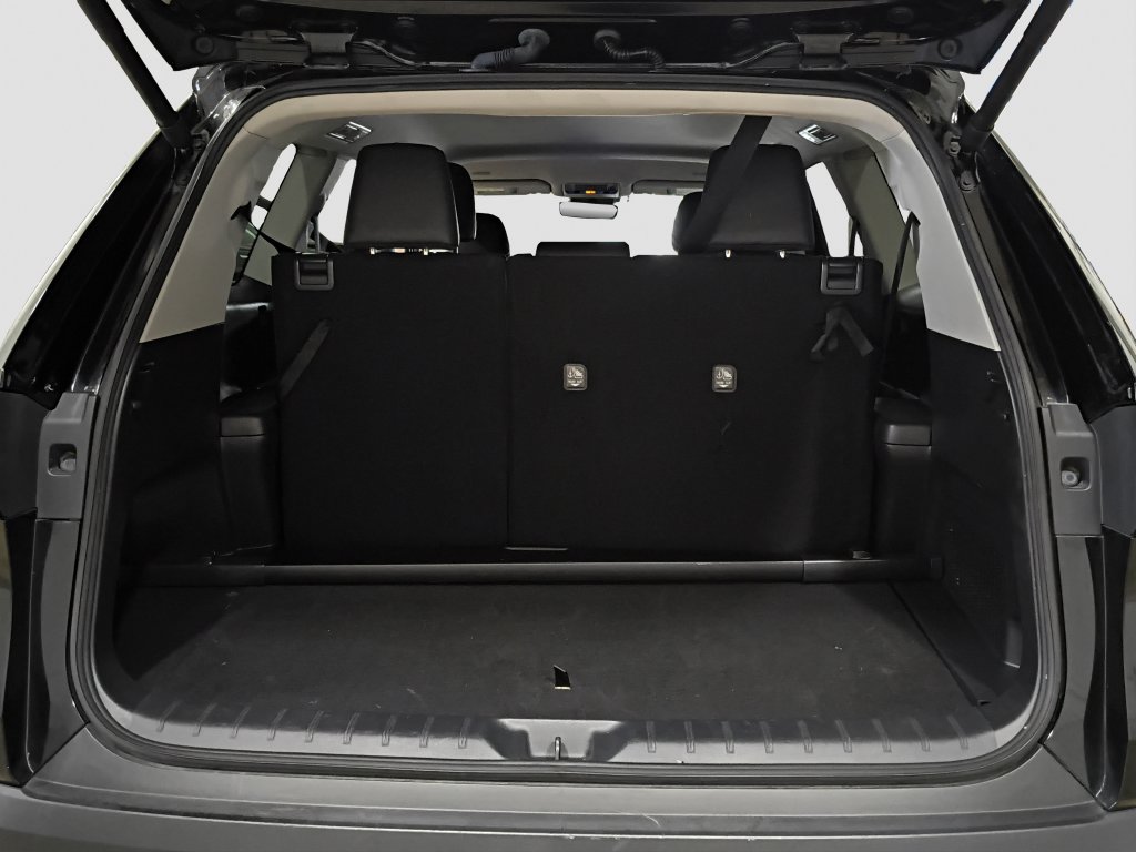 Photo 14 of this Toyota Grand Highlander