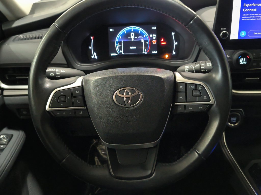 Photo 16 of this Toyota Grand Highlander