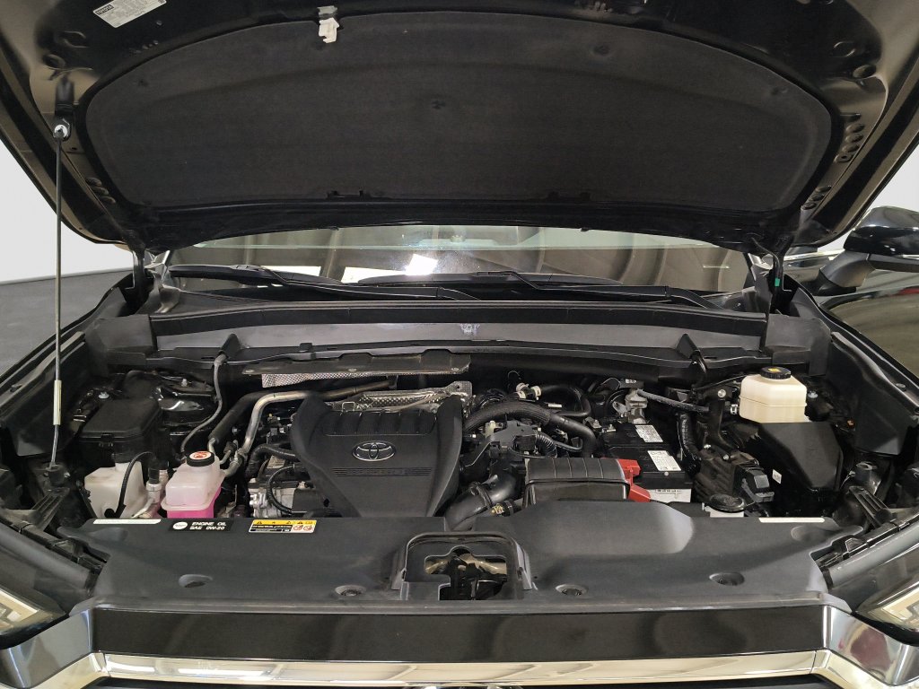 Photo 20 of this Toyota Grand Highlander