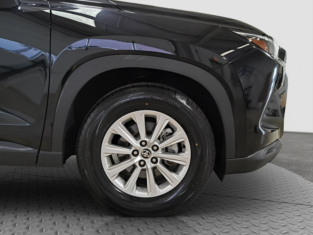 Photo 28 of this Toyota Grand Highlander