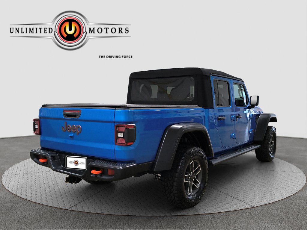 Photo 4 of this Jeep Gladiator
