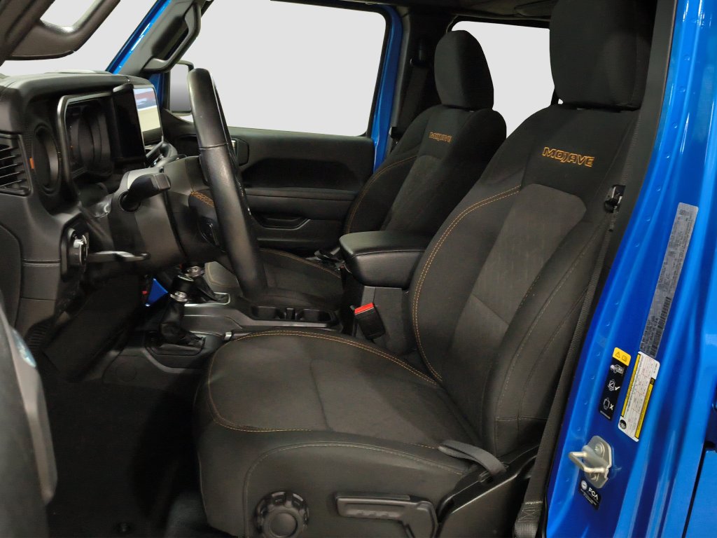 Photo 8 of this Jeep Gladiator