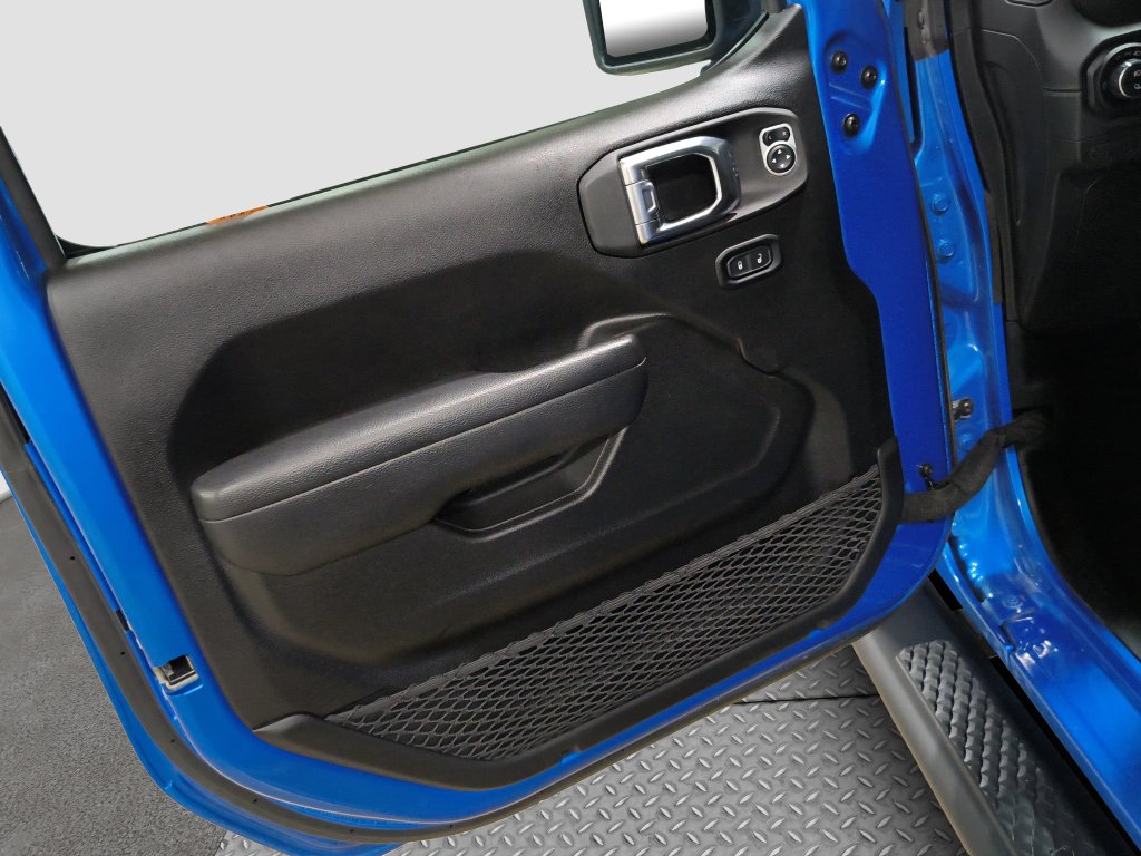 Photo 17 of this Jeep Gladiator