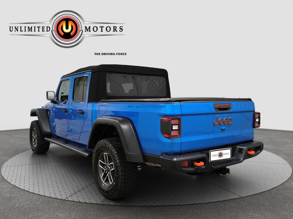 Photo 27 of this Jeep Gladiator
