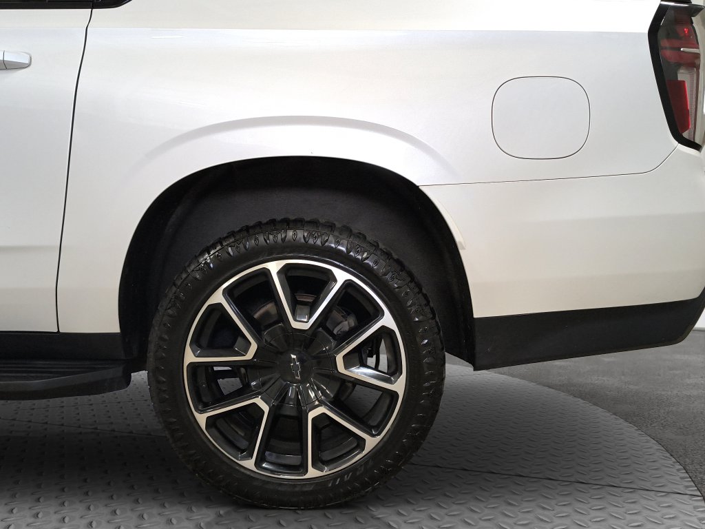Photo 15 of this Chevrolet Suburban