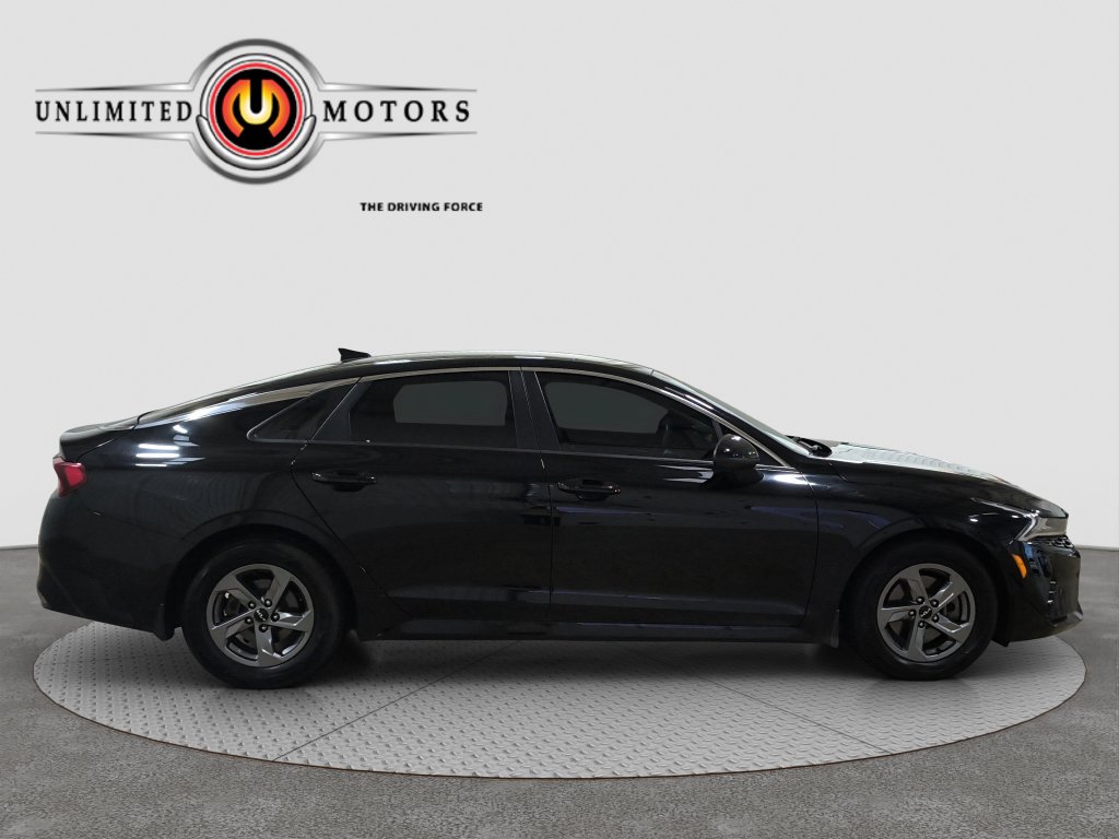 Photo 2 of this Kia K5