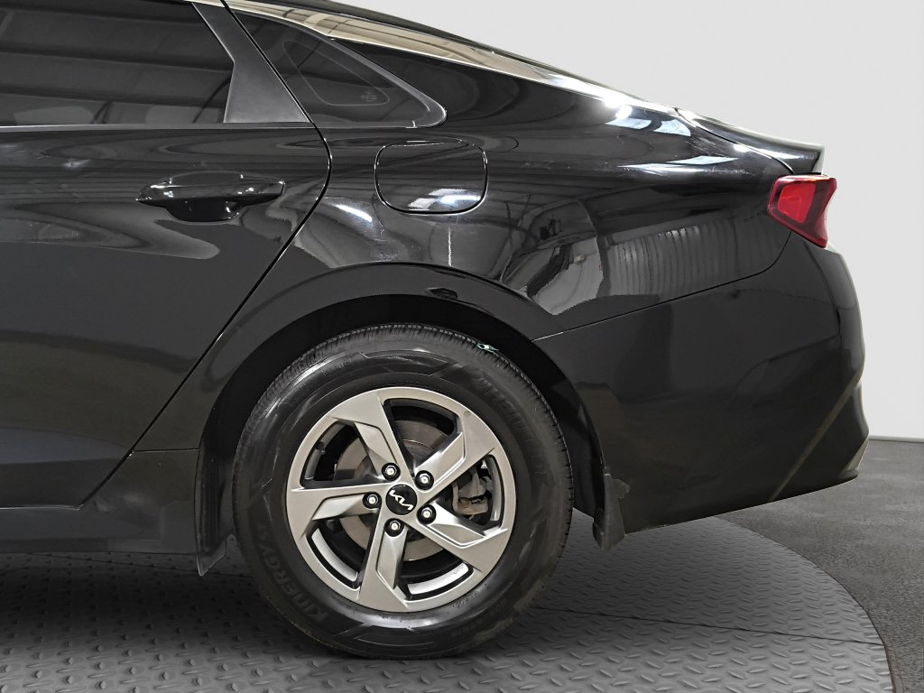 Photo 18 of this Kia K5