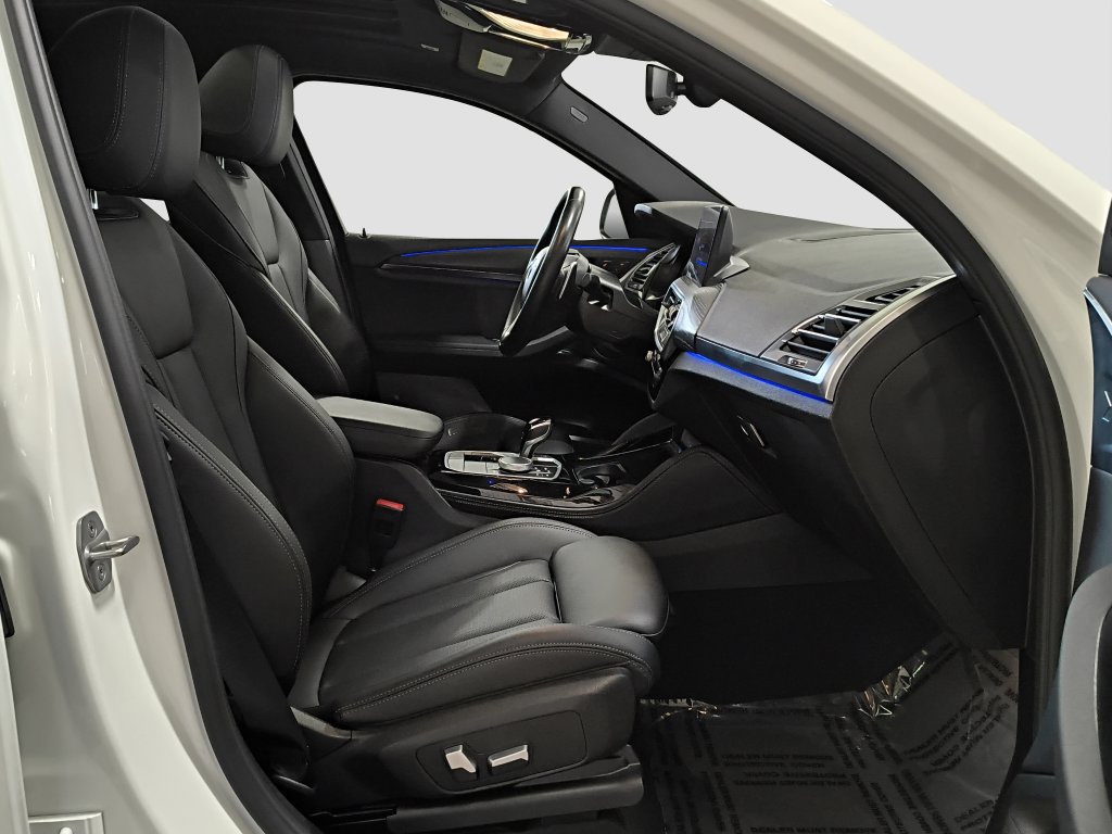 Photo 10 of this BMW X4