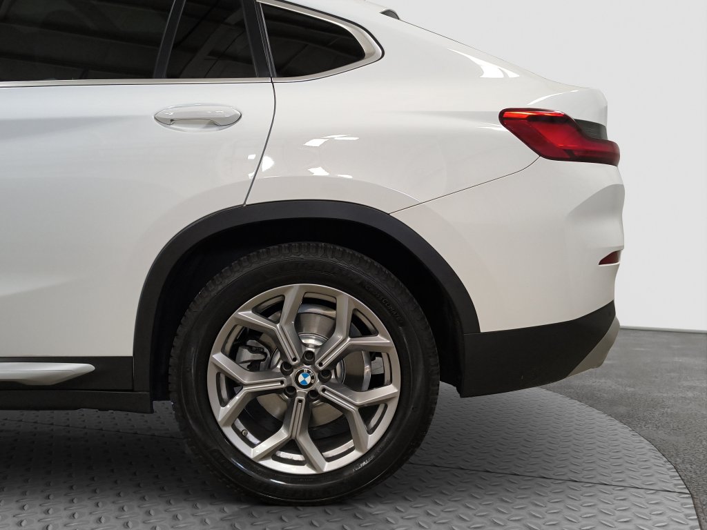 Photo 15 of this BMW X4