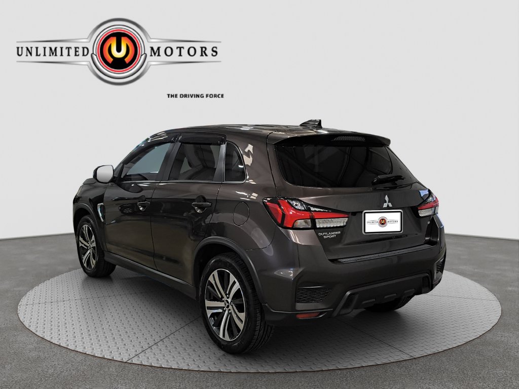 Photo 3 of this Mitsubishi Outlander Sport