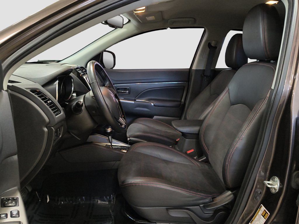Photo 8 of this Mitsubishi Outlander Sport