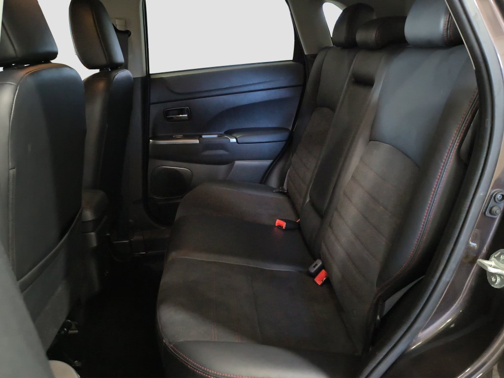Photo 9 of this Mitsubishi Outlander Sport
