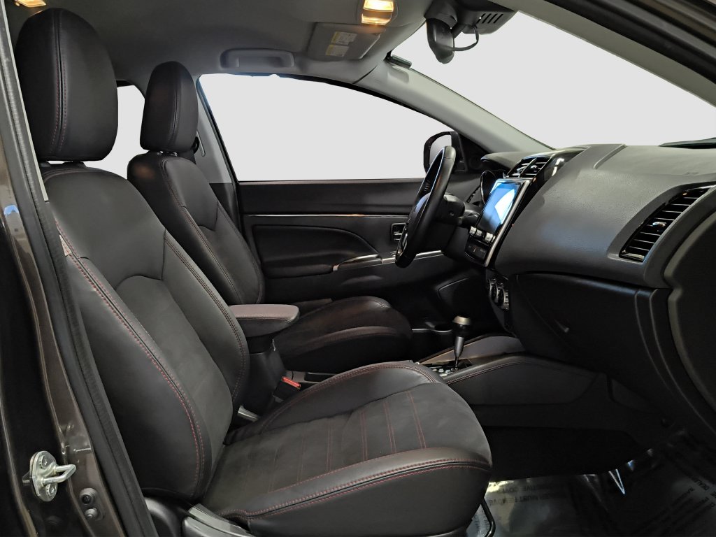 Photo 10 of this Mitsubishi Outlander Sport