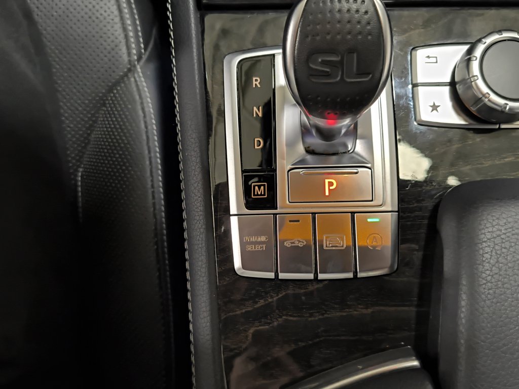 Photo 7 of this Mercedes-Benz SL 550