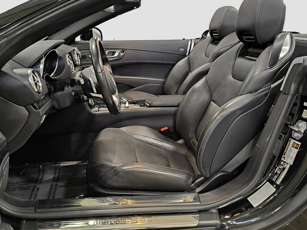 Photo 9 of this Mercedes-Benz SL 550