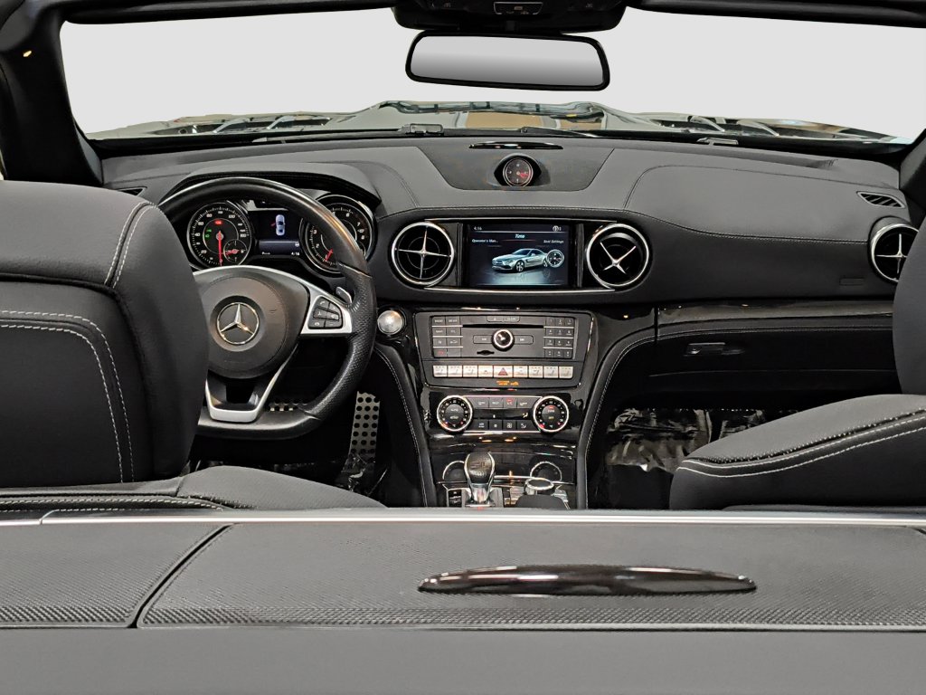 Photo 11 of this Mercedes-Benz SL 550