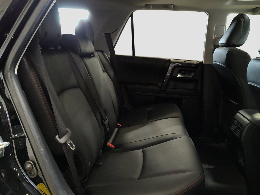 Photo 18 of this Toyota 4Runner