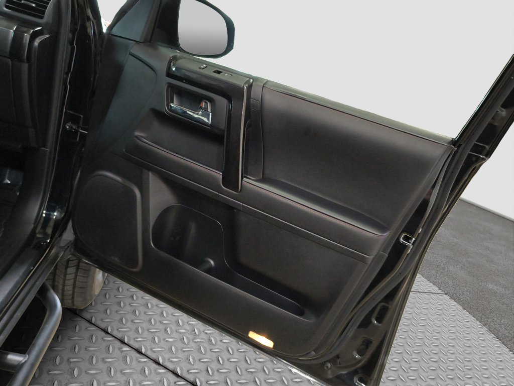 Photo 29 of this Toyota 4Runner